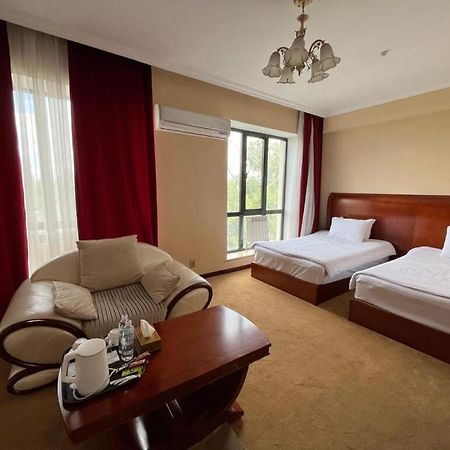 Luxurious Hotel Taraz Kültér fotó