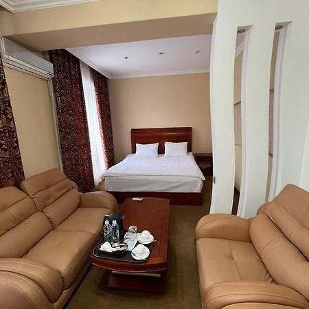 Luxurious Hotel Taraz Kültér fotó