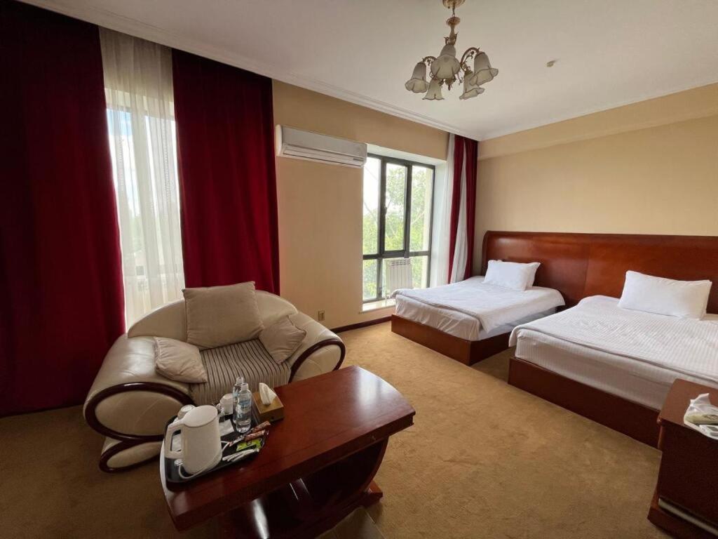 Luxurious Hotel Taraz Kültér fotó