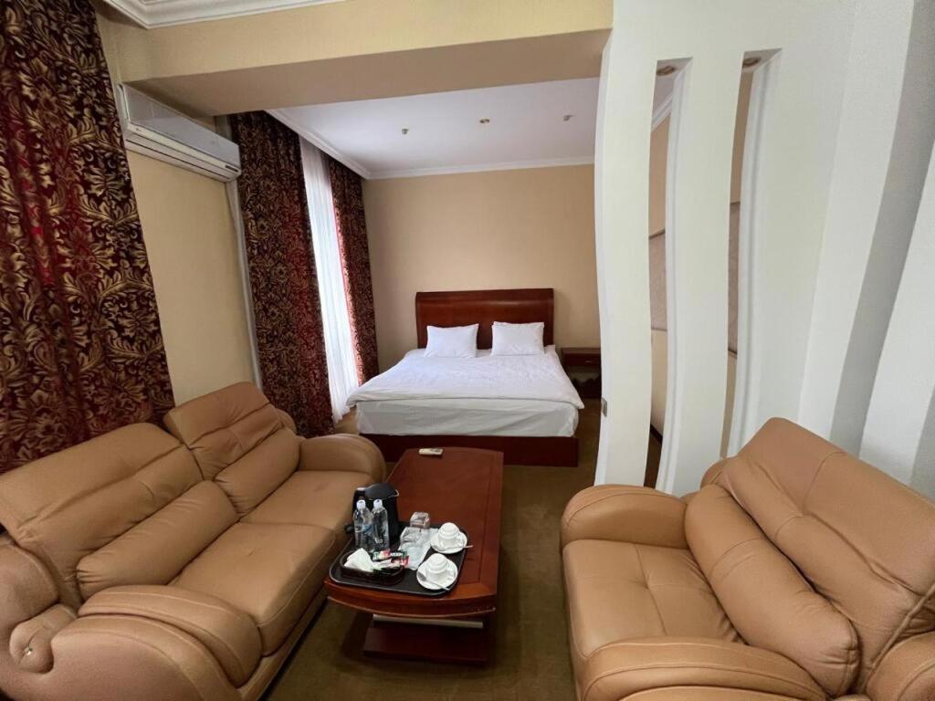 Luxurious Hotel Taraz Kültér fotó