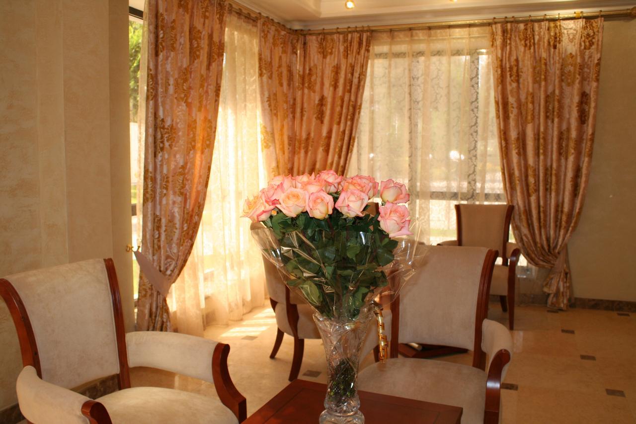 Luxurious Hotel Taraz Kültér fotó