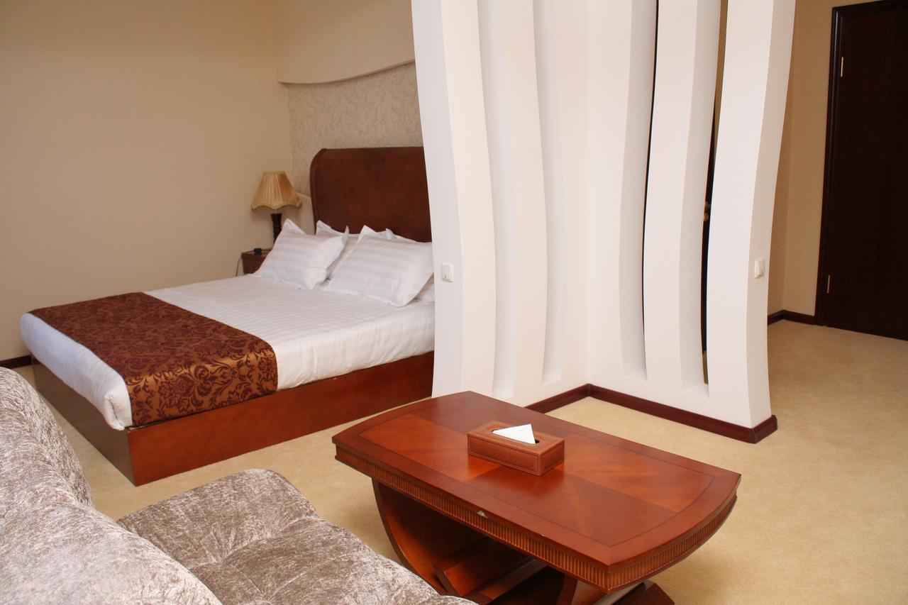 Luxurious Hotel Taraz Kültér fotó
