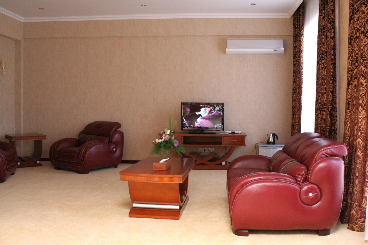 Luxurious Hotel Taraz Kültér fotó