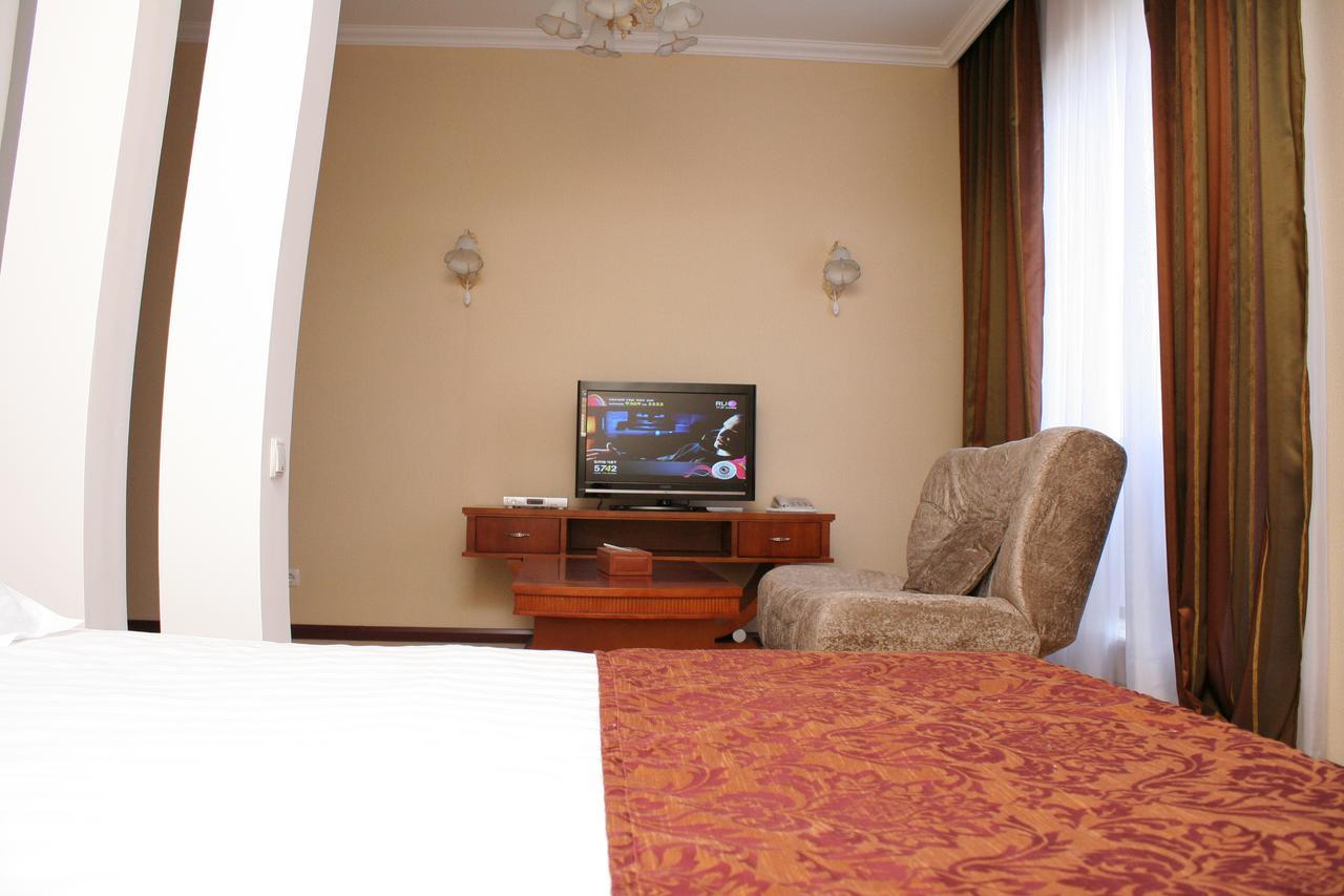 Luxurious Hotel Taraz Kültér fotó